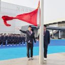 青岛为明学校中小学部举行“守护蓝色星球 共建绿色家园”、“悦享春光 安全无忧”主题升旗仪式