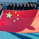 致敬劳动者!青岛为明学校中小学部举行“五一”国际劳动节主题升旗仪式