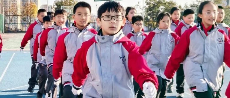 行有规 身有范||青岛为明学校小学部“行为规范月”队列素养展示活动