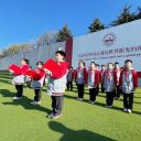 青岛为明学校中小学部举行“宪法驻我心，法治伴我行”及“安全常记心间”主题升旗仪式