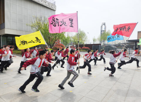 红色校园跑 喜迎二十大！青岛为明学校小学部举行“健康中国强健体魄”主题活动
